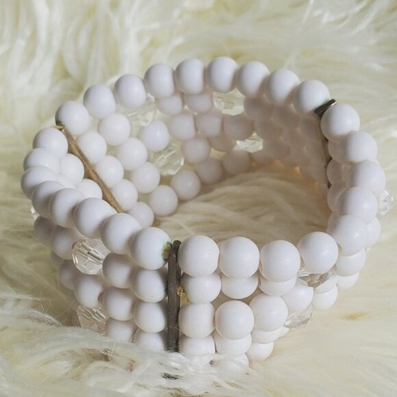 Memory Wrap White Beads Wire Bracelet. 🌴 - Picture 1 of 5